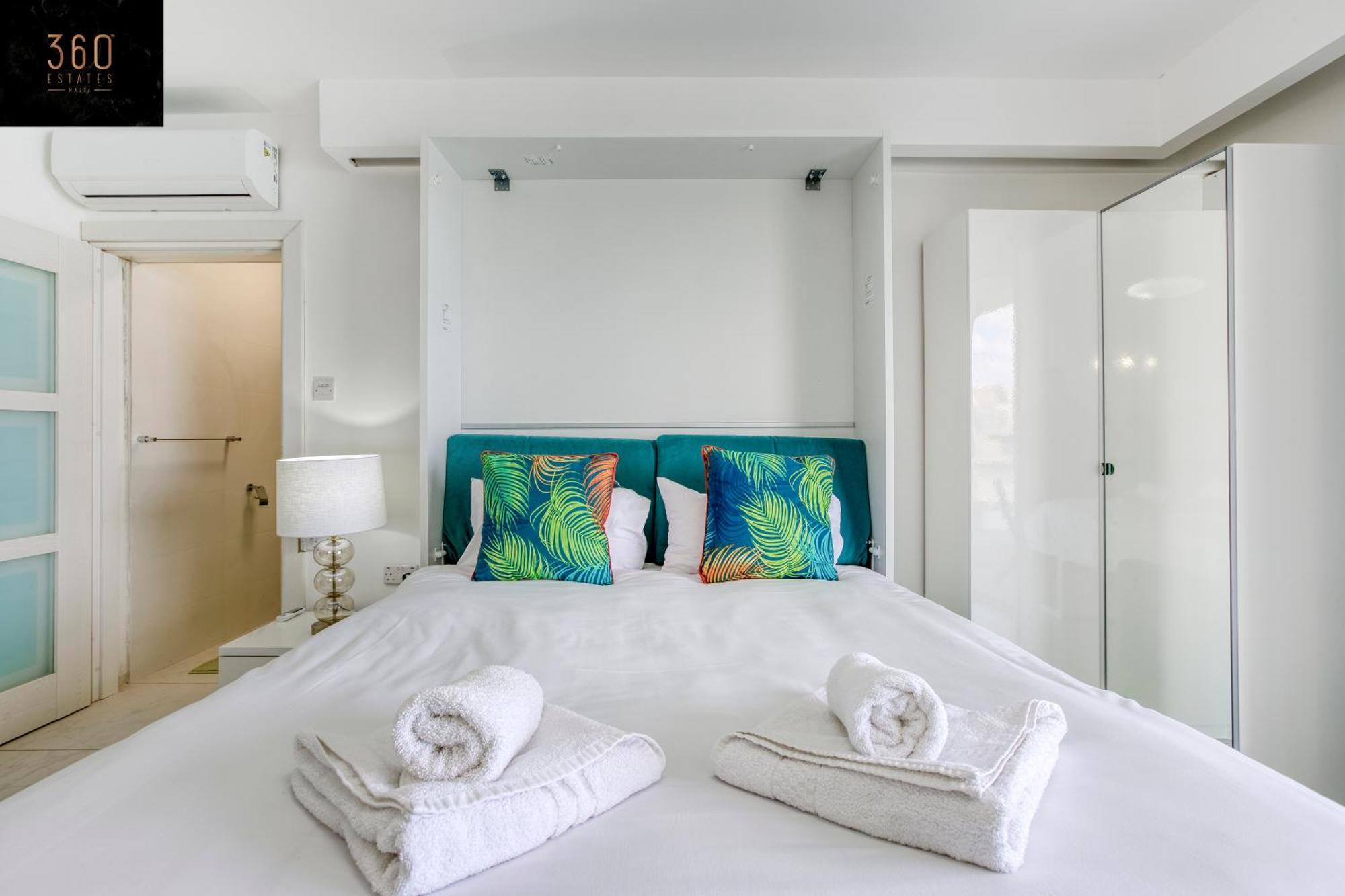 Apartment Seafront, With Private Seaview Terrace By 360 Estates *