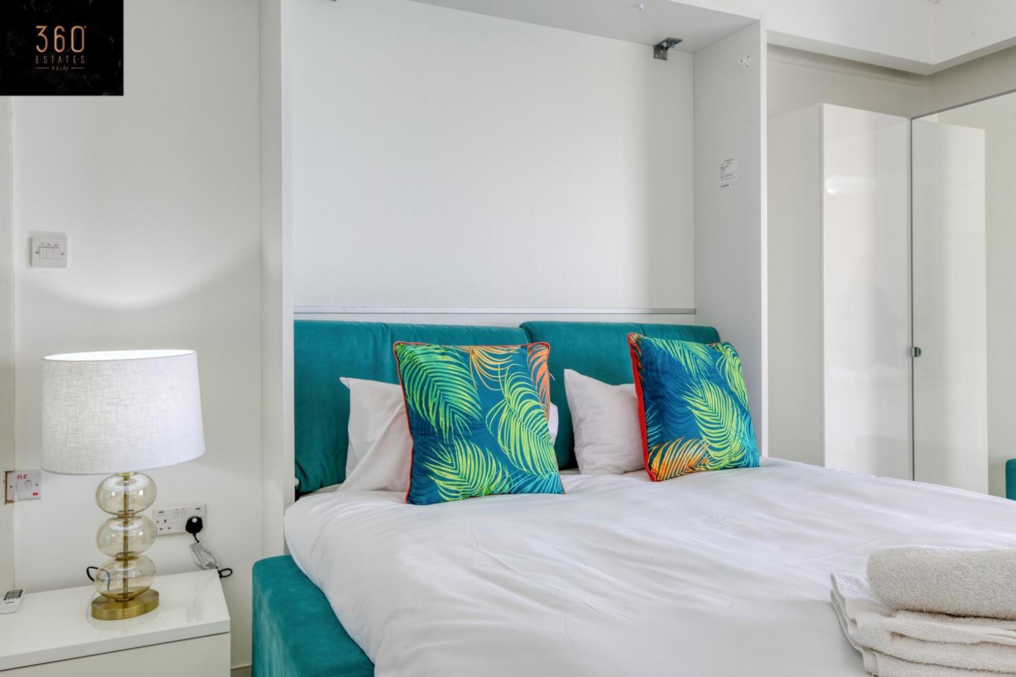 Seafront, With Private Seaview Terrace By 360 Estates Apartment *